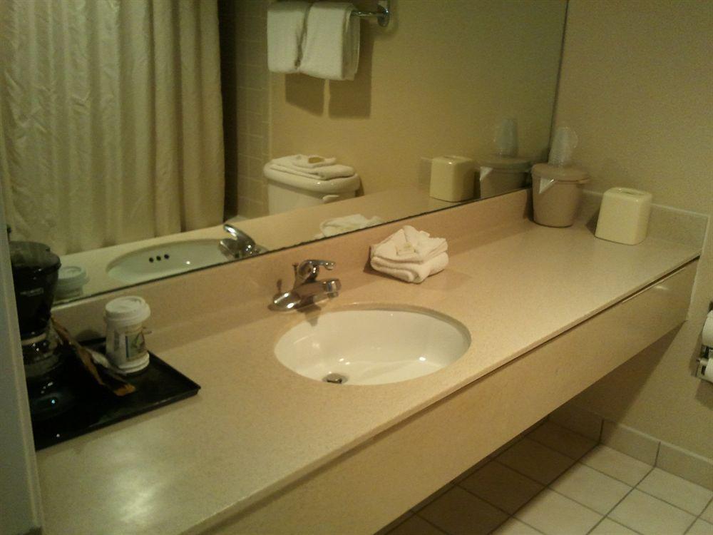 Fern Valley Hotel And Conference Center Louisville-Jefferson County Extérieur photo