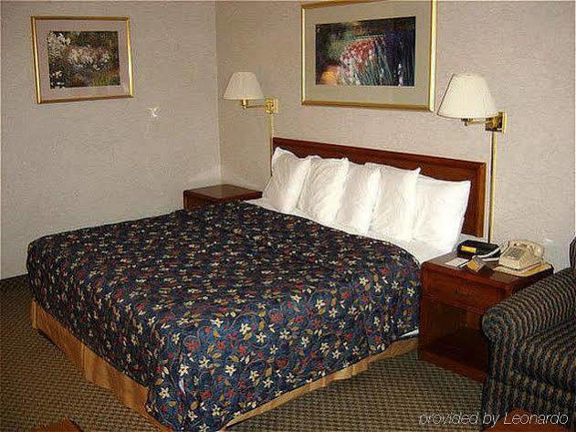 Fern Valley Hotel And Conference Center Louisville-Jefferson County Extérieur photo